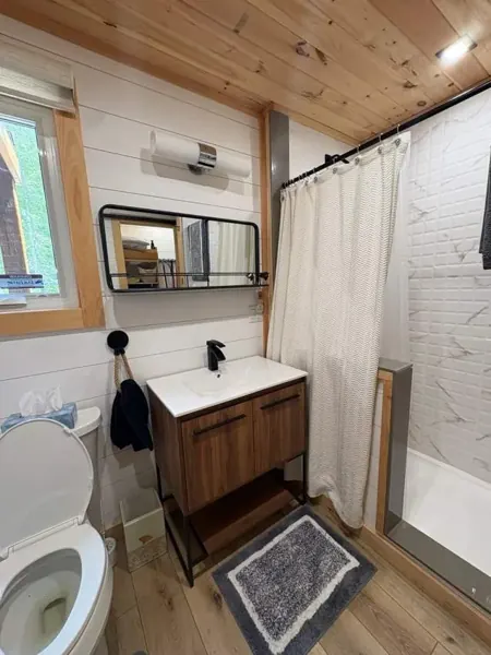 Main floor bathroom & shower