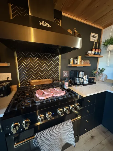 The Lakehouse range and kitchen