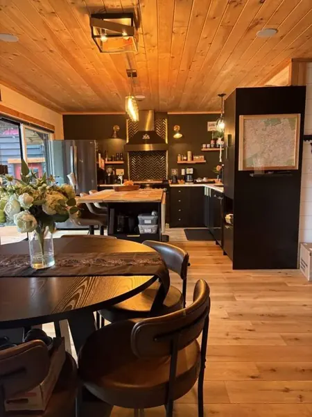 Kitchen & dining